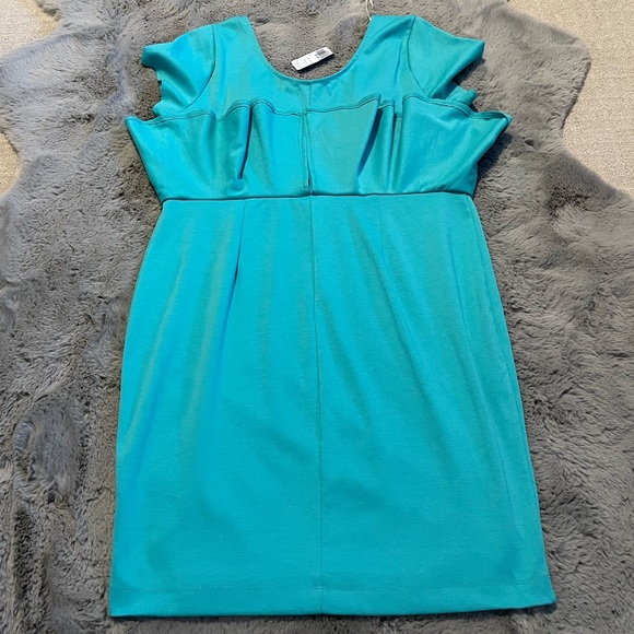 Turquoise body con dress with peplum middle - Picture 15 of 16